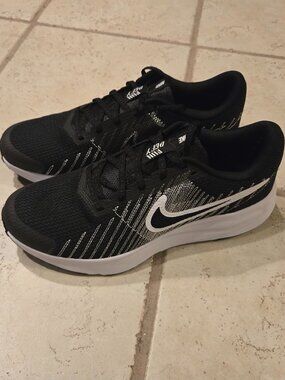 Brand New Nike Run Defy HM9594 004 Men's White/Black Size 9.5 Shoes